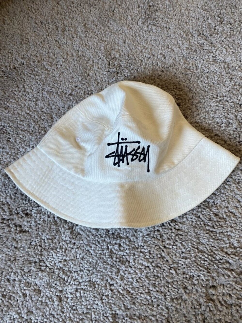 Share Stussy Bucket Hat White Logo S/M